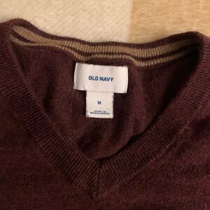 Old Navy Men's V-Neck Sweater in Rich Brown